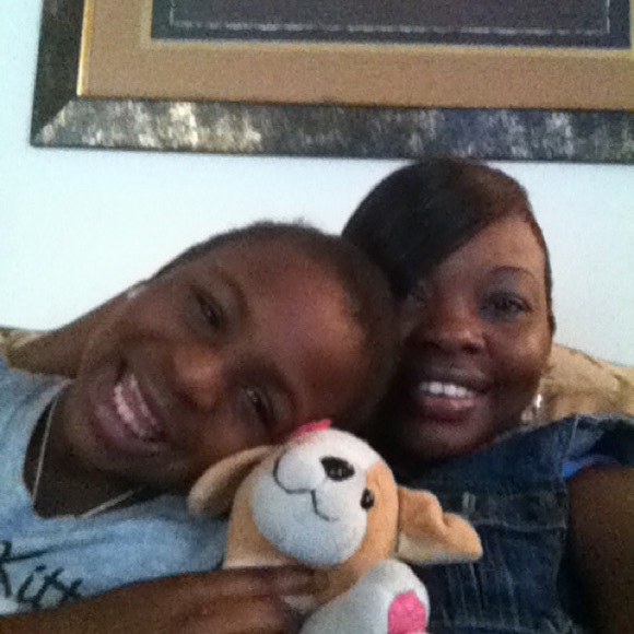 Meet your Posher, Sakia - Picture 1 of 1